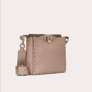 New !!Mini Valentino Garavani Rockstud hobo nude